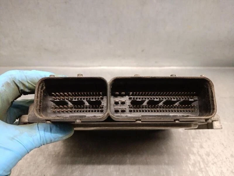 55201792 centralita motor uce para OPEL ASTRA H GTC (A04) 1.9 CDTI 2005 5260052 - Immagine 3 di 4