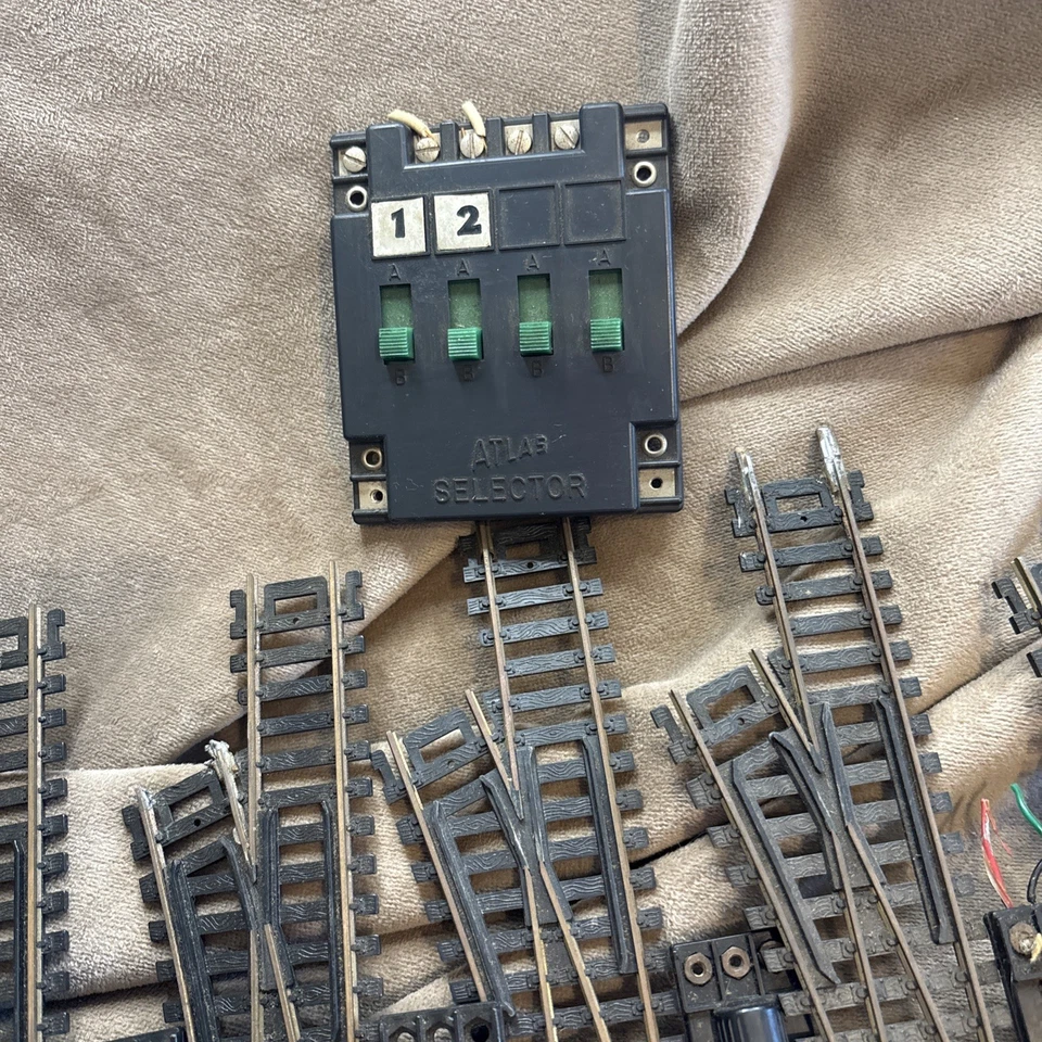 Vintage Model Train HO Scale brass turn out switches LOT of 12 plus more - Image 2 of 4