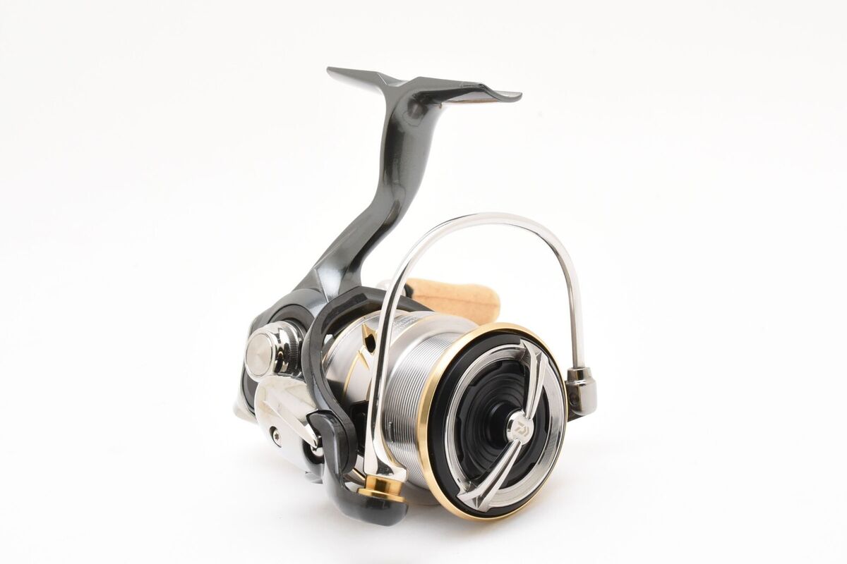 Daiwa 20 LUVIAS FC LT2500S-XH Spinning Reel Near Mint from Daiwa 20 LUVIAS FC LT2500S-XH Spinning Reel Near Mint from