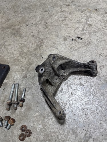 Jeep Cherokee XJ 87-01 4.0 Engine Alternator Bracket Mount 53006868 (M00) - Picture 6 of 7