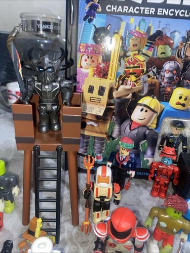 Roblox Figure Bundle Lot with Accessories - Picture 4 of 11