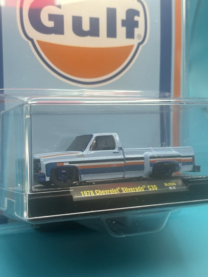 CHASE - M2 Machines 1:64 1978 Chevrolet Silverado 30 Custom GULF – Blue – MiJo - Image 2 of 4