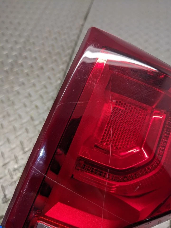 2019 - 2024 Chevrolet Silverado 1500 Right Passenger Tail Light Brake La 1113472 - Image 4 of 4