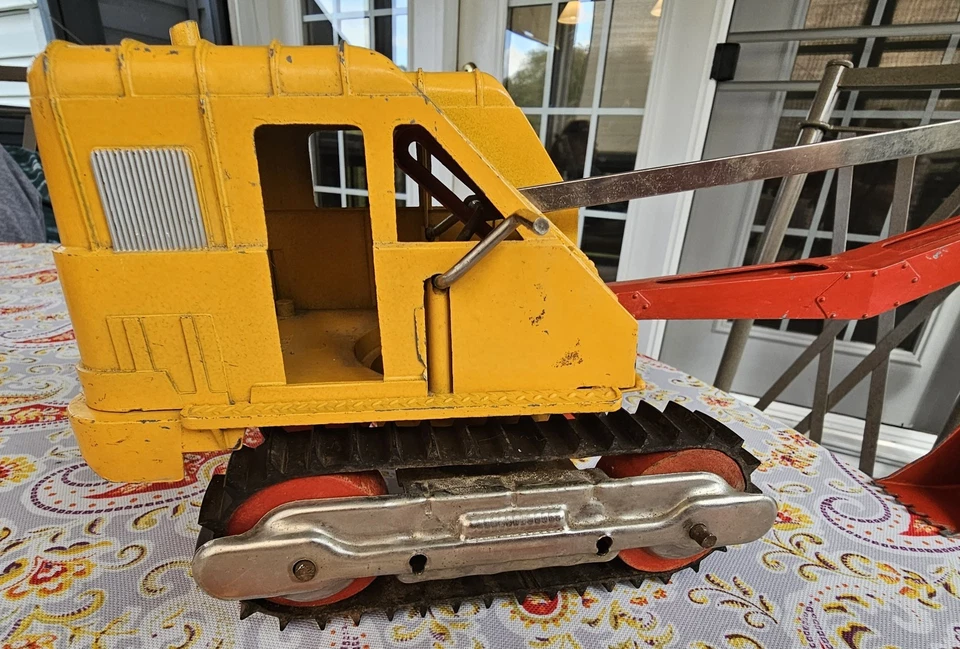 Vintage Hubley Pressed Metal Steam Shovel Excavator Wood Wheels, Tracks - Image 2 of 4