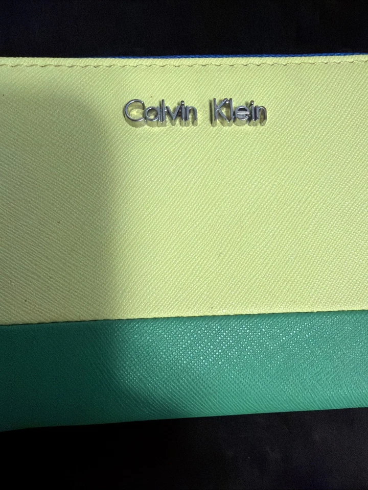 Calvin Klein多色拉链钱包。 皮革状况良好。 — 第 2/4 张图片