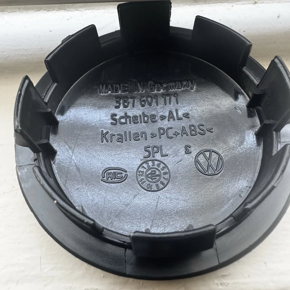 4x VW 65mm Wheel Center Caps Golf Jetta Golf Tiguan Passat EOS CC 3B7 601 171 - Image 4 of 4