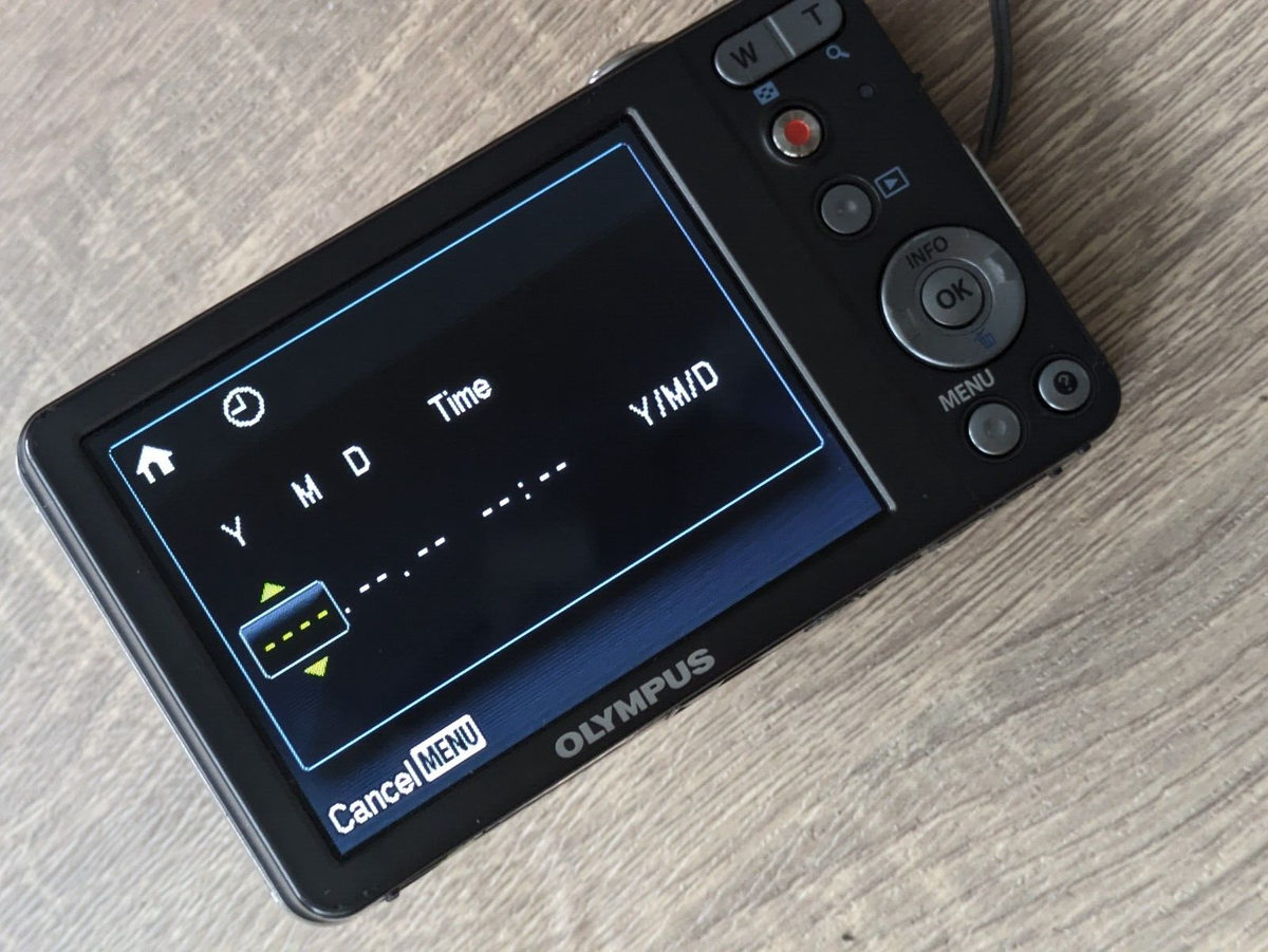 Olympus V Series VG-120 14.0MP Digital Camera - Black for sale