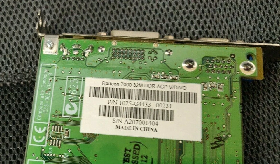 ATI 109-78500-00 1025-G4433 Radeon 7000 32MB DDR VGA/DVI/TvOut AGP Graphics Card - Image 2 of 2