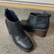 Crown Vintage Womens 10 M Black Leather Comfort Casual Ankle Chunky Zip Up Boots