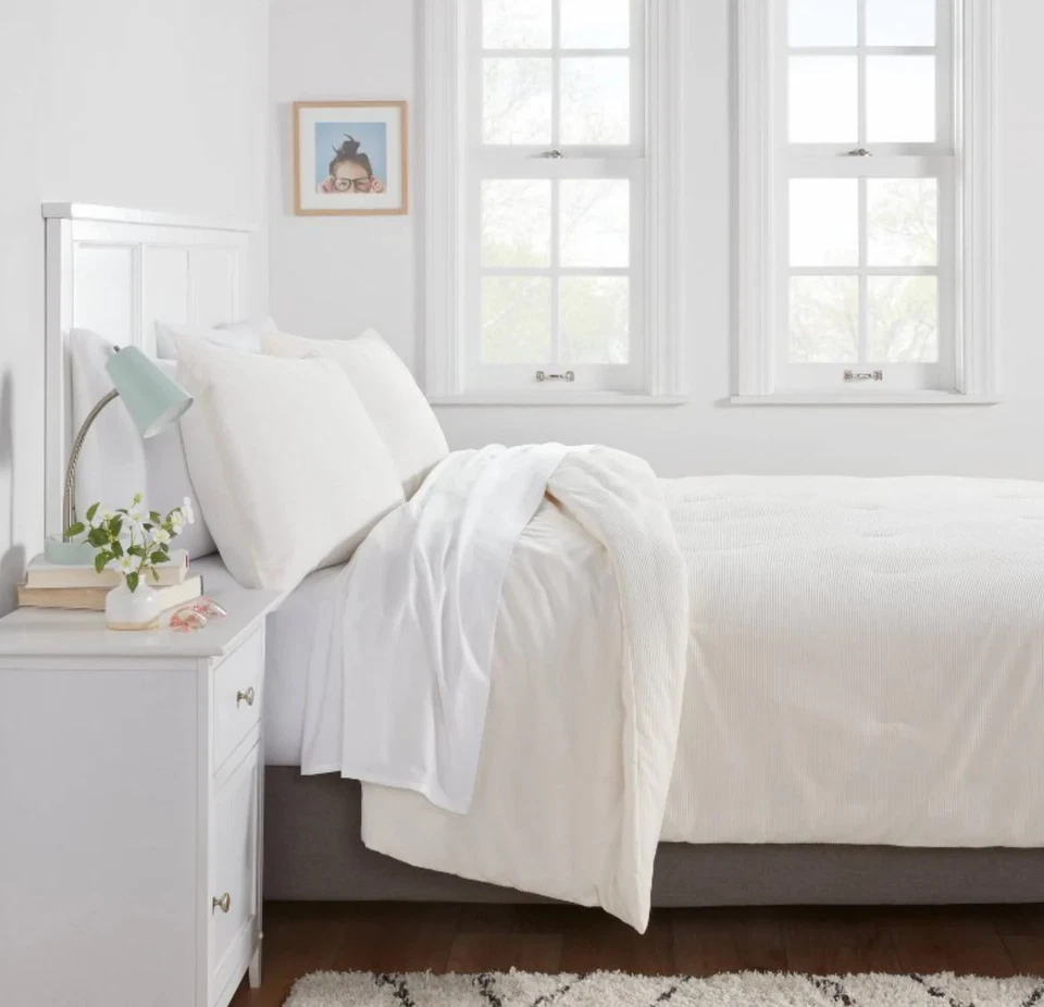 Room Essentials Full/Queen Corduroy Plush Comforter, New - Image 2 of 4