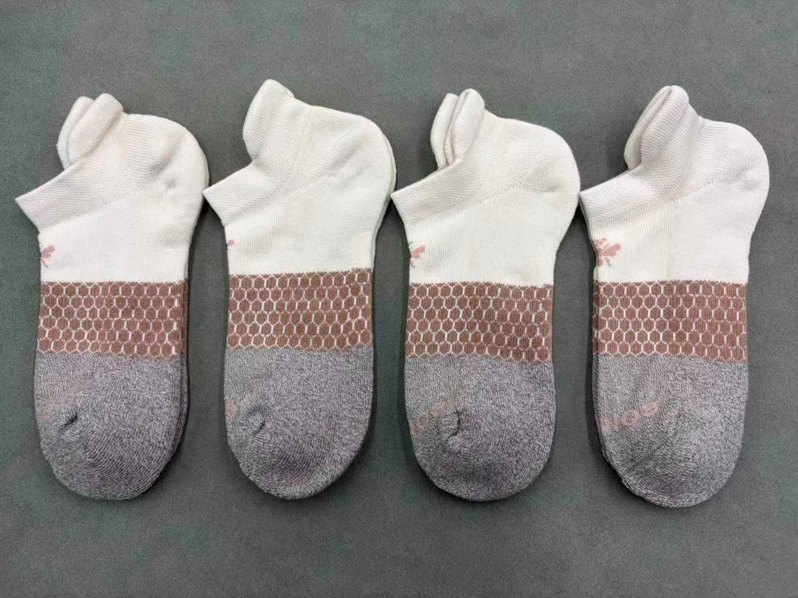 4 pairs Bombas Women's Ankle socks Size MEDIUM 8-10.5 Multicolor