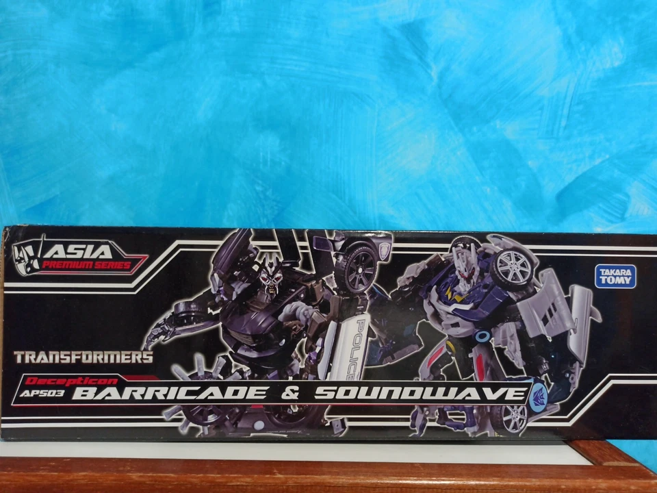 Asia Premium Series Takara Tomy APS03 Barricade Soundwave HUman Alliace - Immagine 4 di 4