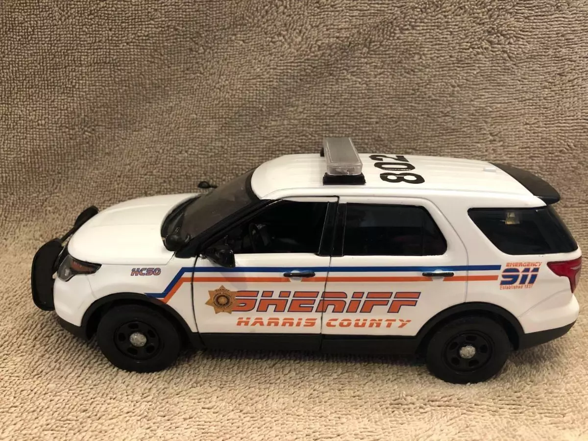 Diecast police car models with hotsell working lights