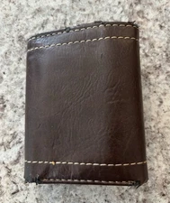 Hi I’m Sam From Auburn Ky Im Wanting To Sell This Wallet For 15.00 Or Best Offer