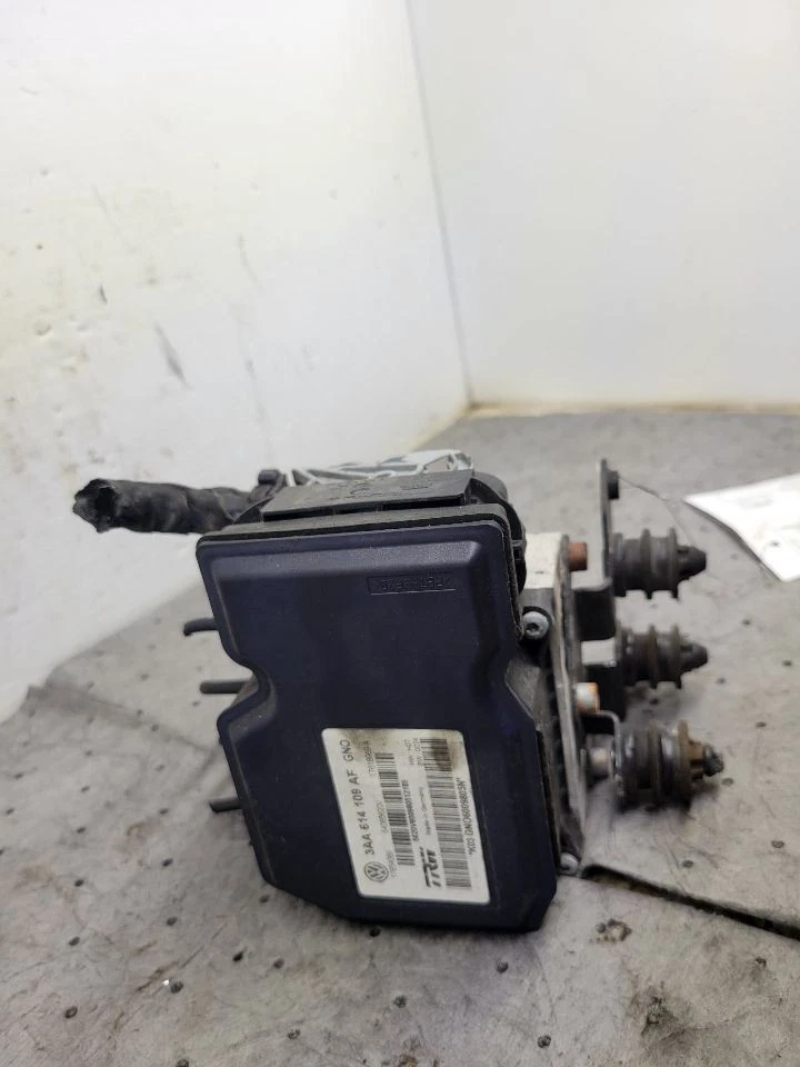 Conjunto de piezas de freno antibloqueo Electronic Cruise Opt 8T2 se adapta a 11-17 CC 1618123 Foto 2 de 4