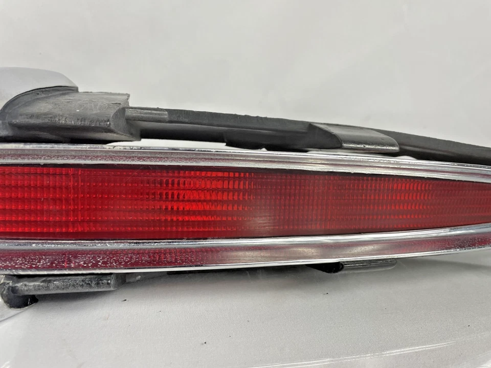 89 90 91 92 93 Cadillac Deville lado del conductor tracción delantera luz trasera/extremo de parachoques OEM Foto 3 de 4