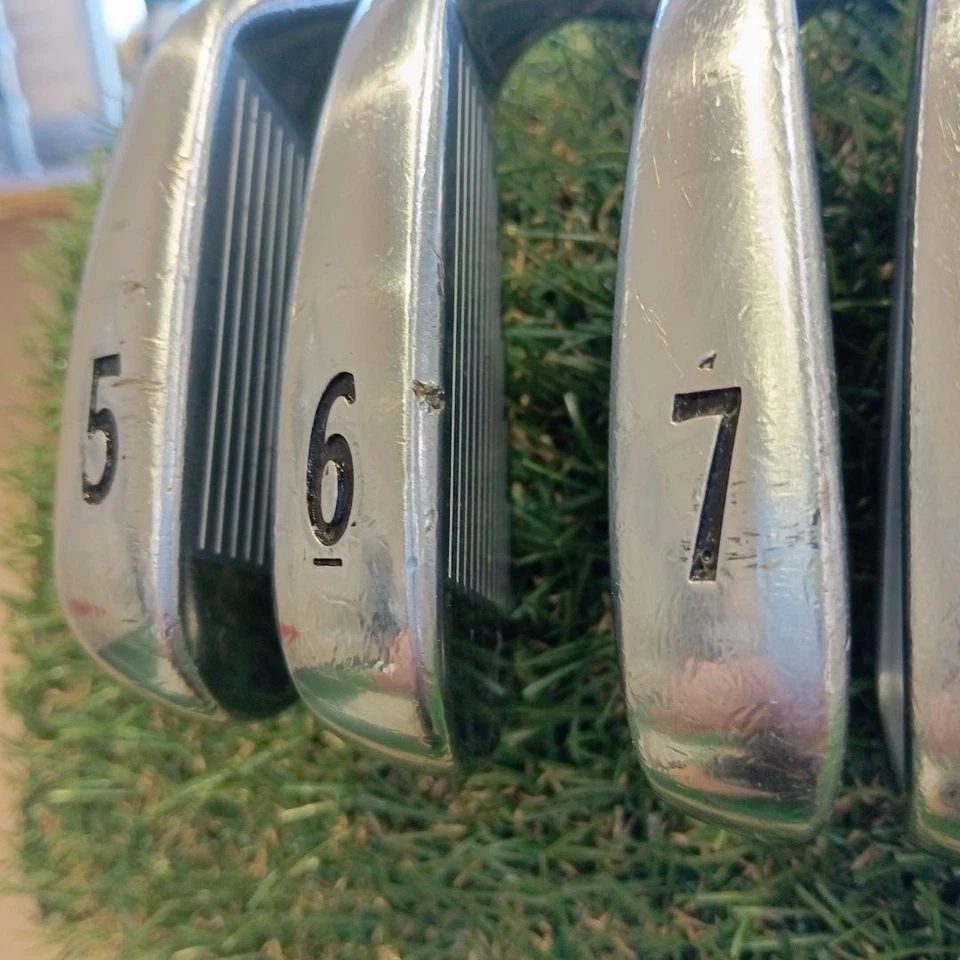 Titleist CB714 Iron Set 5-PW 6pcs Dynamic Gold X100 Right-Handed Used - Image 4 of 4