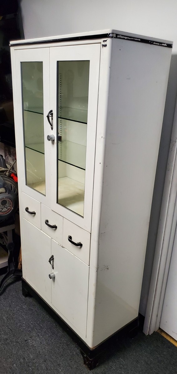 金属製キャビネット　Industrial Doctors Cabinet Vintage Industrial Metal Medicine Cabinet Medical Dental