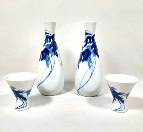 Bouteilles et tasses à saké Koransha porcelaine blanche et bleue peintes à la main japonaises - Photo 1/10