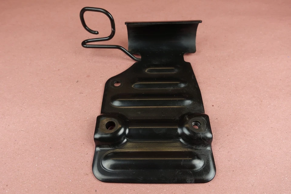 Левостороннее крепление регулятора напряжения 2010-2014 2015 2016 2017 Triumph Thunderbird - Изображение 2 из 3