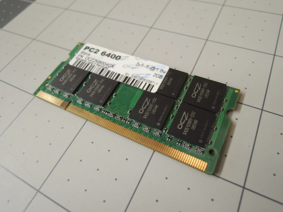 OCZ OCZ2M8004GK PC2-6400 DDR2 800MHz SODIMM 2GB LAPTOP RAM - Image 2 of 4