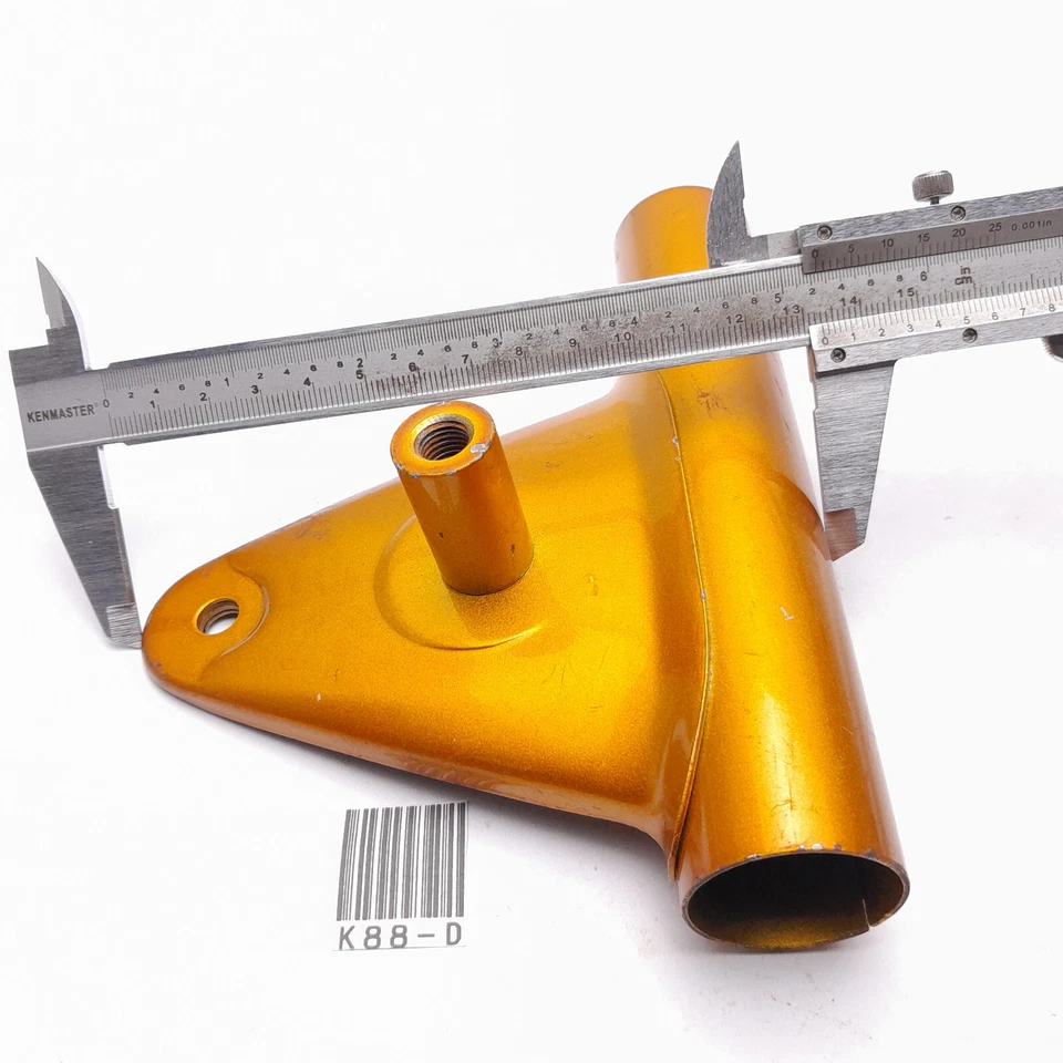 Soporte de faros de horquilla cubierta derecha para Suzuki GT185 GT TC125 100 TC185 TS100 TS185 NUEVO DE STOCK Foto 4 de 4