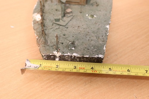 Vintage 1:32 / 1:35? WW2 Diorama Figures US Army First Aid Hut Tool Shed Layout - Picture 18 of 23