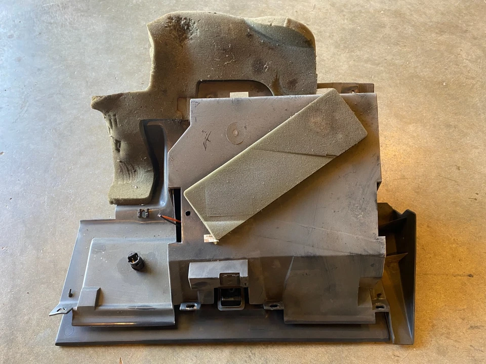 91 92 93 94 1993 Chevrolet Cavalier & Wagon Guantera Gris Foto 2 de 3