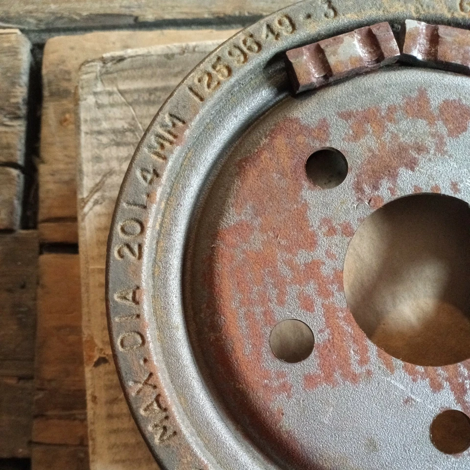 制动鼓 NOS 1980 - 2002 Pontiac Sunbird Sunfire Grand Am 原始设备制造商通用 — 第 2/4 张图片