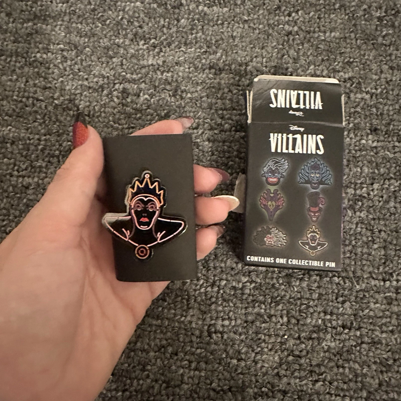 Disney Trading Pin Evil Queen - Neon Villains - Mystery