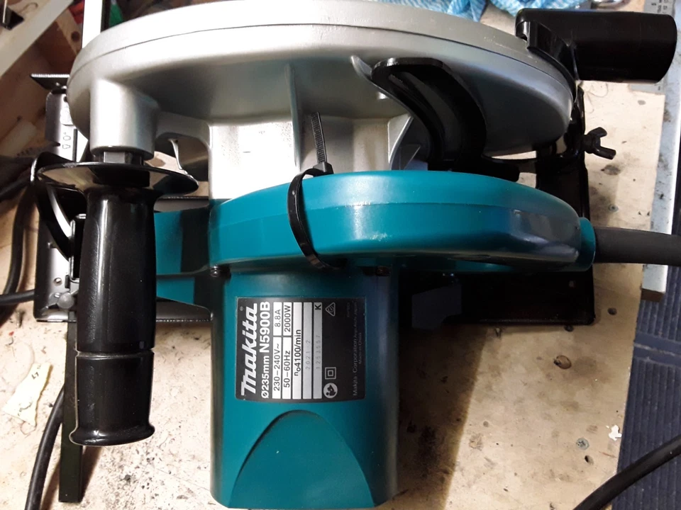 Makita | 2000W | 235mm | Circular Saw | Model: N5900B - image 4 of 4