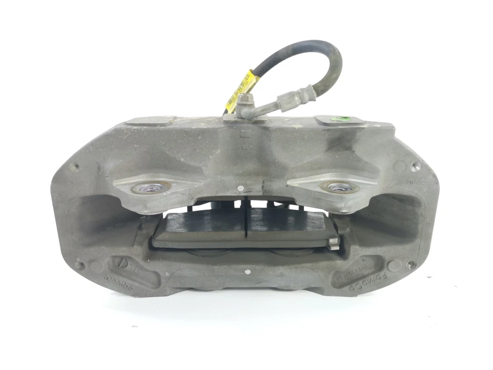 Pinza de freno Brembo pasajero delantero izquierdo ford mustang gt v8 5l automática 2024 Foto 3 de 4