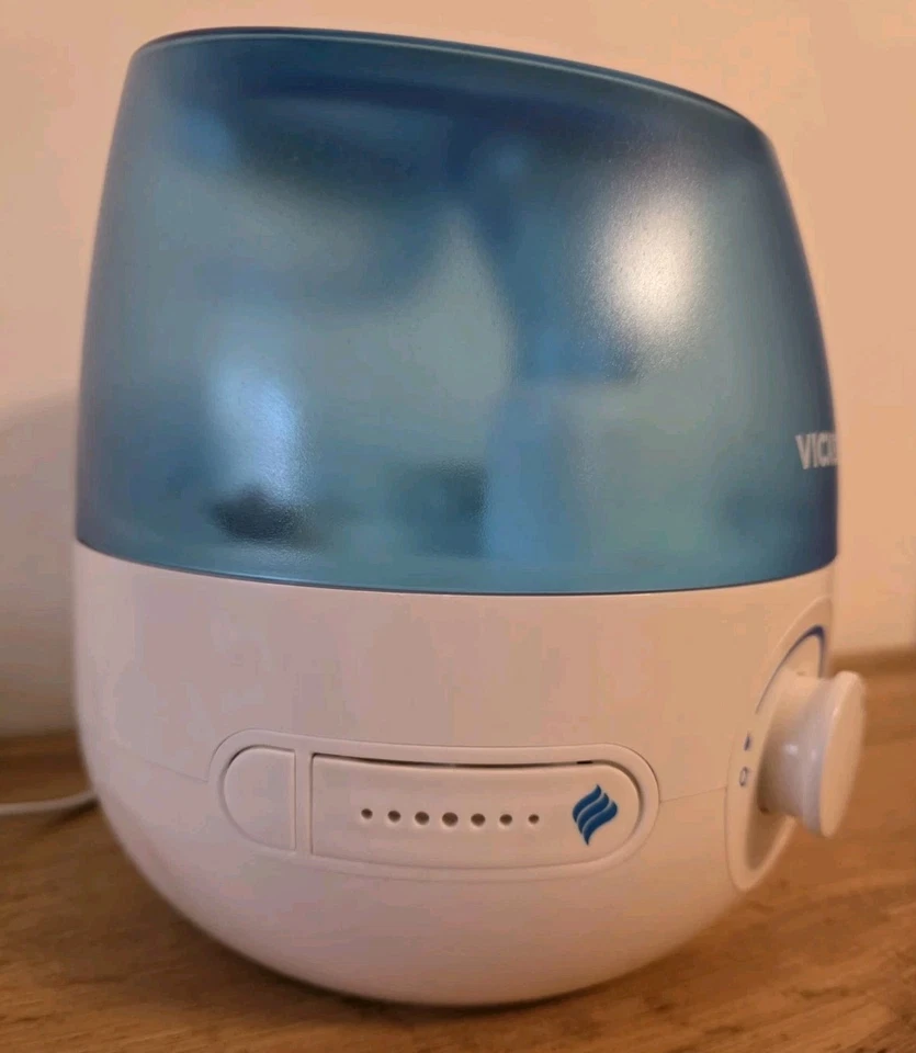 Vicks Mini Cool Mist Ultrasonic Humidifier Adjustable Mist Control, 1.8L Tank - Image 2 of 4