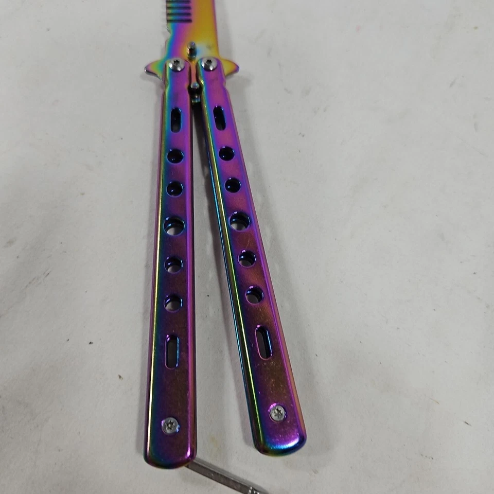 Cuchillo Entrenador Balisong Mariposa. Cuchillo de práctica de metal herramienta aburrida. NUEVO. Colorido. Foto 2 de 4