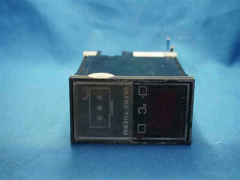 Controlador Ultra-Therm UC 300-A20 UC300A20 Foto 2 de 4