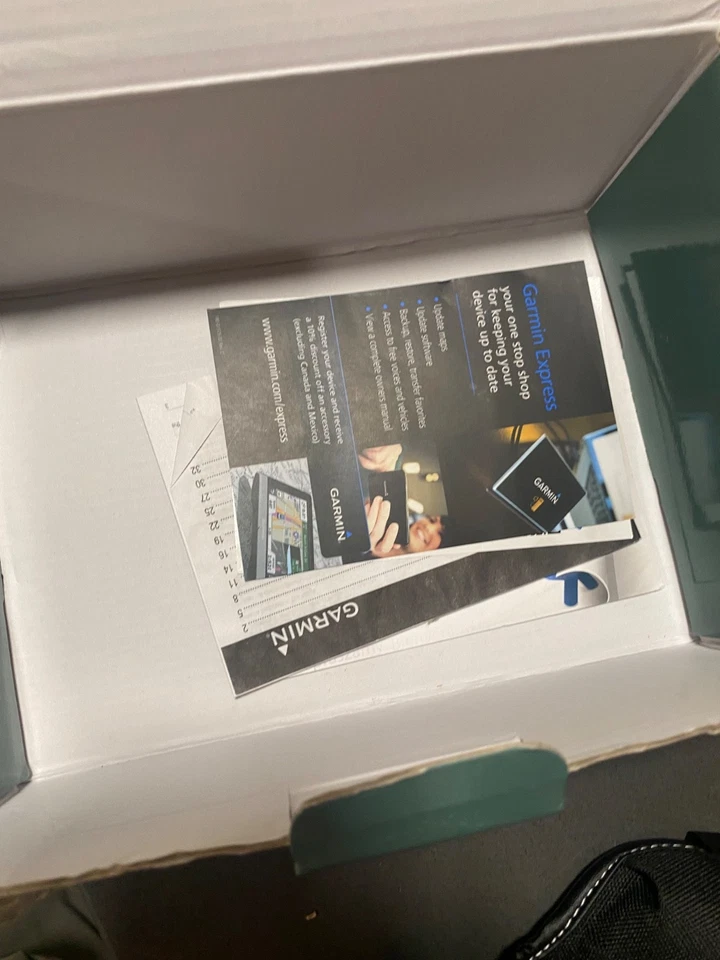 Garmin nüvi 2797LMT Automotive GPs Navigator Bundle Free Shipping - Image 4 of 4