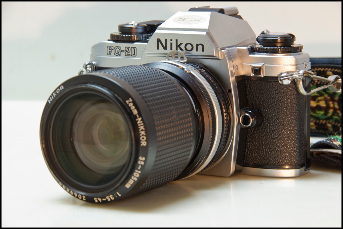 【C6353】ニコン FG-20 + Zoom NIKKOR 35-105mm Nikon FG-20 Camera with Nikon Zoom-Nikkor 35~105MM Lens