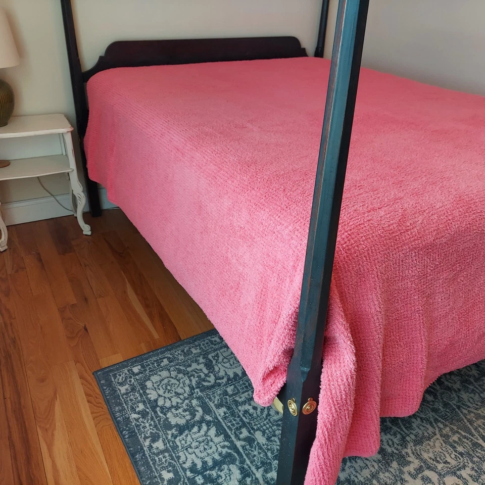 Colcha de chenilla de algodón rosa intenso Pine Cone Hill Cottagecore Queen 97x94" Foto 3 de 4