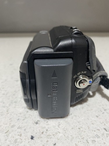 JVC GR-D850 MiniDV Camcorder( grey)(with Battery) - Picture 5 of 13