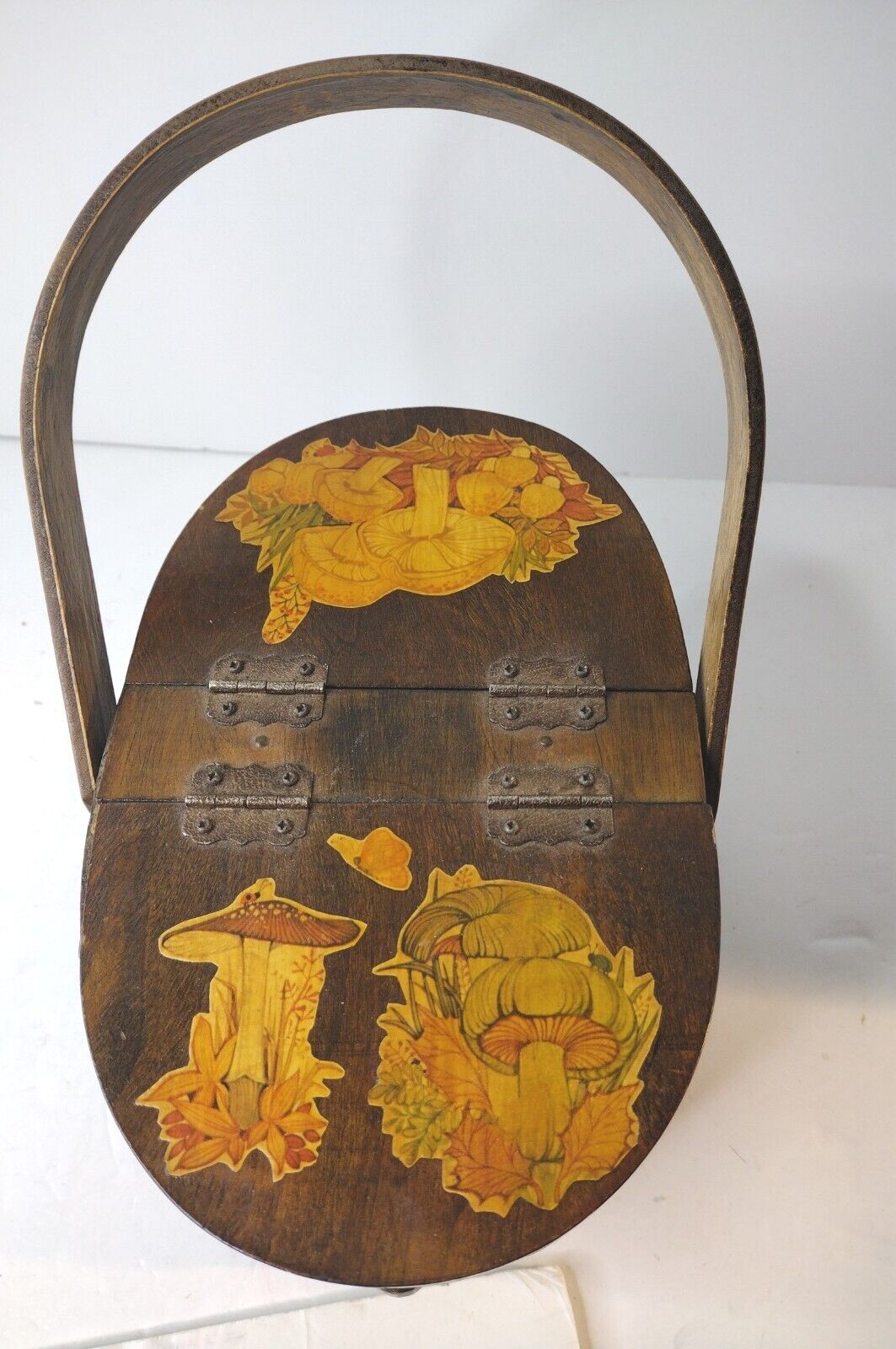 Vtg woven wood Picnic Basket style, Mushroom purs… - image 1
