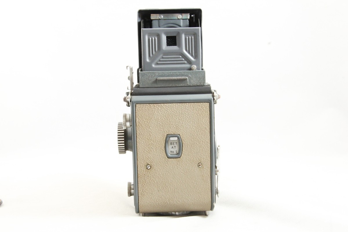 Excellent Yashica 44 TLR Camera 127 Roll Film w/Yashikor 60mm F3.5