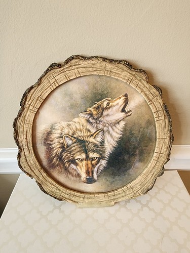 Vintage Wolf Faux Wood Wall Plaque Cabin Decor Resin Round Picture Art Wolves