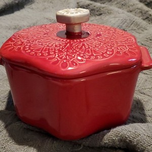 The Pioneer Woman Red Stoneware Round Casserole Dish w/ Lid 2 Cup 450°F