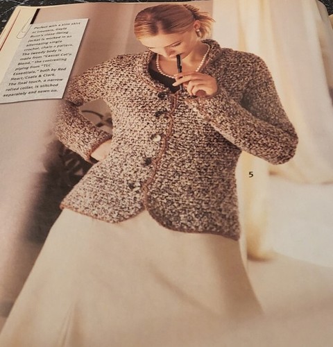 DV9 FAMILY CIRCLE, EASY KNITTING PLUS CROCHET MAGAZINE, HOLIDAY 2005 - Picture 4 of 12