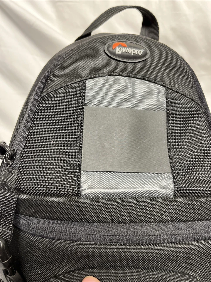 Lowepro SlingShot 100 AW All Weather Sling Camera Bag Black Gray Very Nice - Image 3 of 4