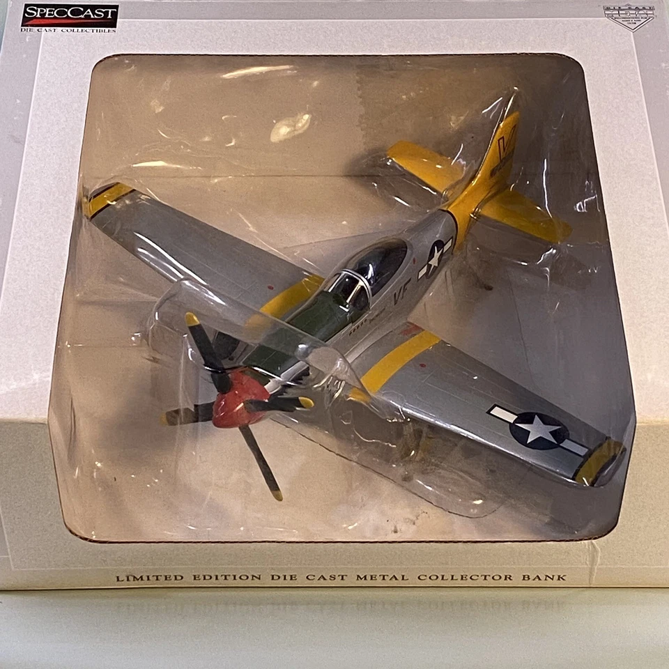 SpecCast North American P-51D Mustang Die Cast Metal Collector Bank "Doc Watson" — 第 2/4 张图片