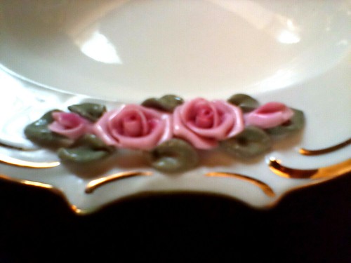 VINTAGE PORCELAIN ASHTRAY 5.5" PINK ROSES DRESDEN GORGEOUS!! - Picture 7 of 10