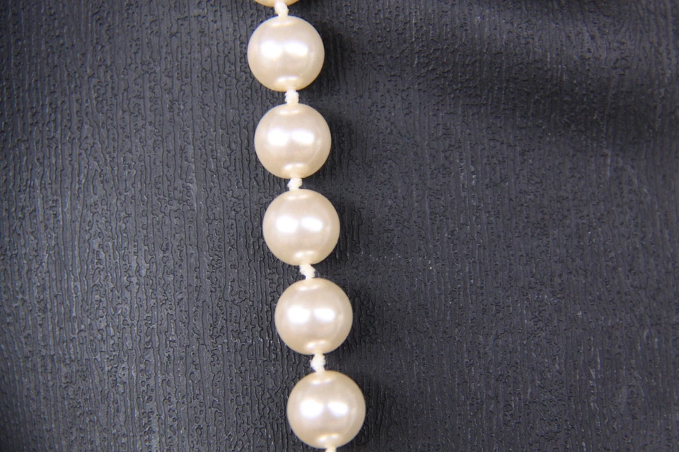 PERLEN HALSKETTE CA. 118 LANG CM 0,7 CM DURCHMESER - Bild 2 von 2