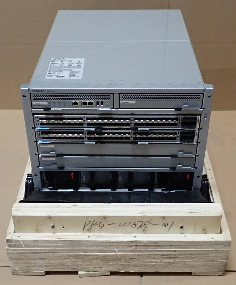NEW Arista DCS-7304 4-Slot Switch Chassis 2x 7300X-64S-LC 1x EM-7300-SUP 2x PSU - Image 3 of 4