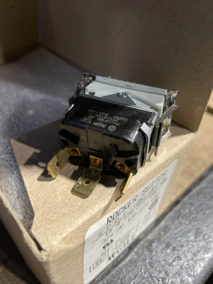 Interruptor balancim McGill 0821-1316 SPDT (ligado) desligado moldura de encaixe principal-desligado-momentário - Imagem 2 de 2